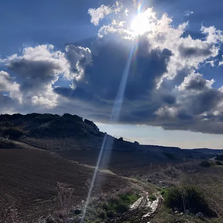 Garden Cyprus Tatil Evi *